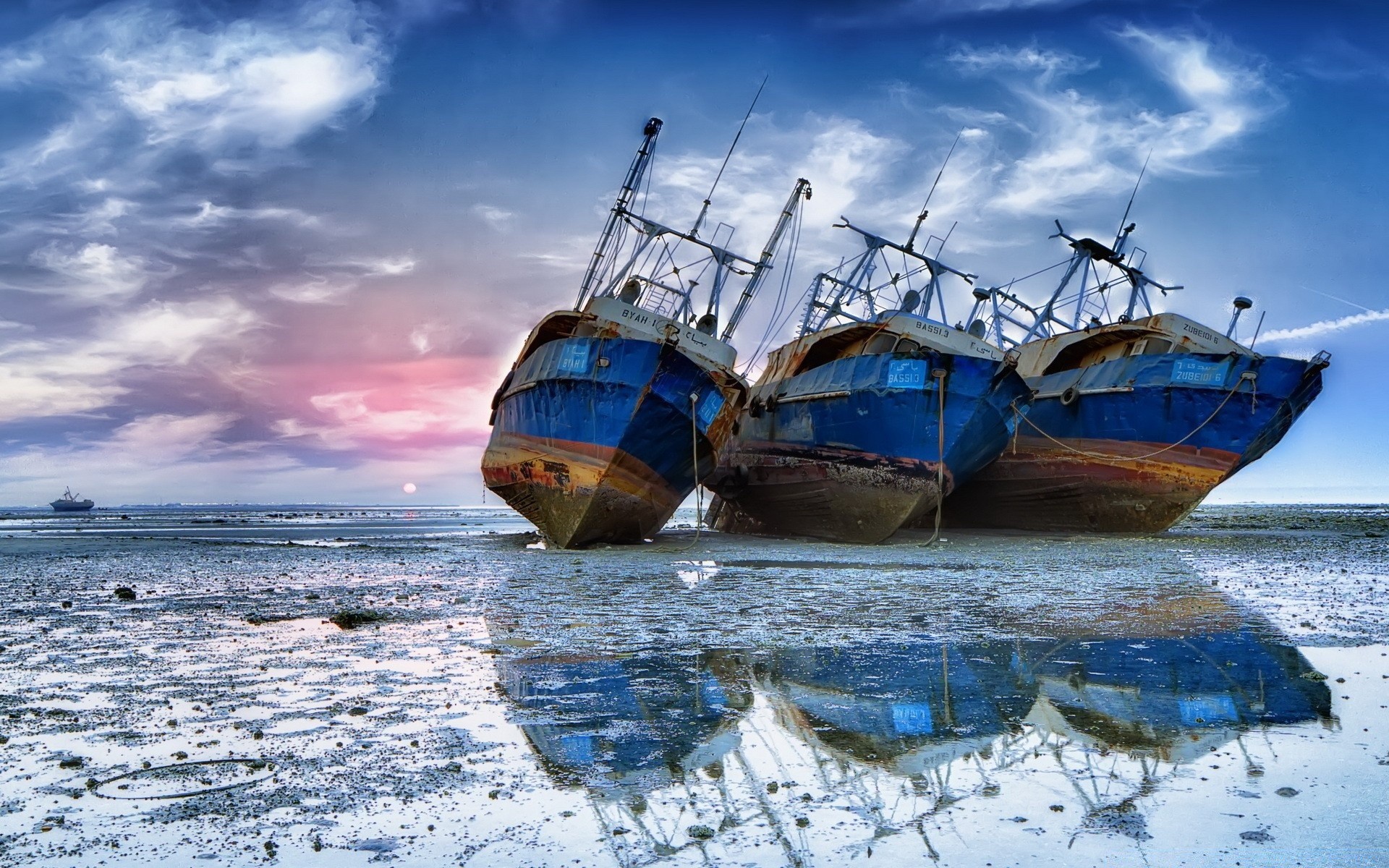 meer und ozean wasser meer boot ozean wasserfahrzeug reisen meer himmel transportsystem schiff marine sommer im freien urlaub strand landschaft ufer