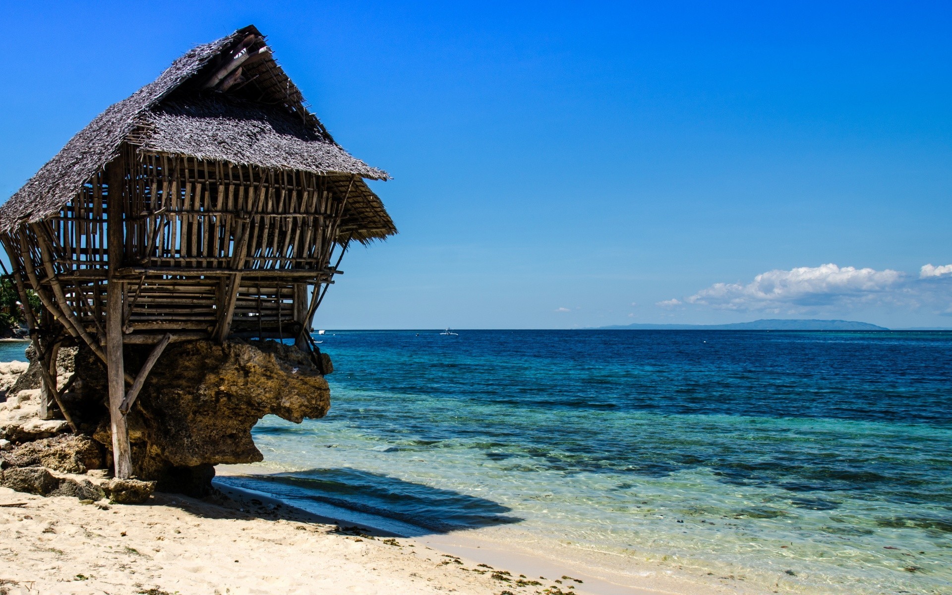 meer und ozean tropisch sand wasser strand sommer reisen meer ozean entspannung meer türkis urlaub idylle resort insel sonne exotisch himmel hütte