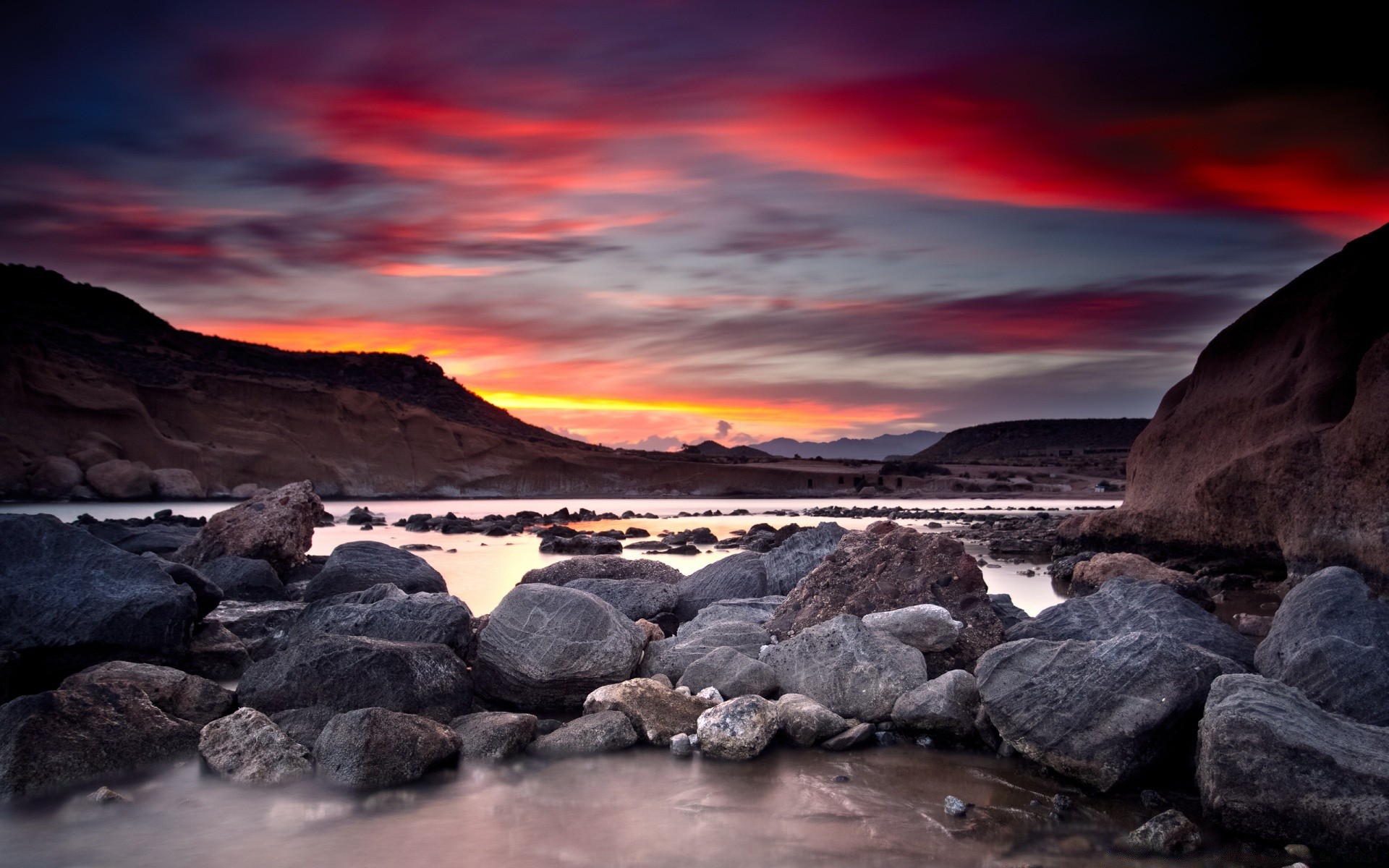 mer et océan coucher de soleil eau mer plage océan mer crépuscule aube ciel paysage paysage soirée rock voyage nature soleil