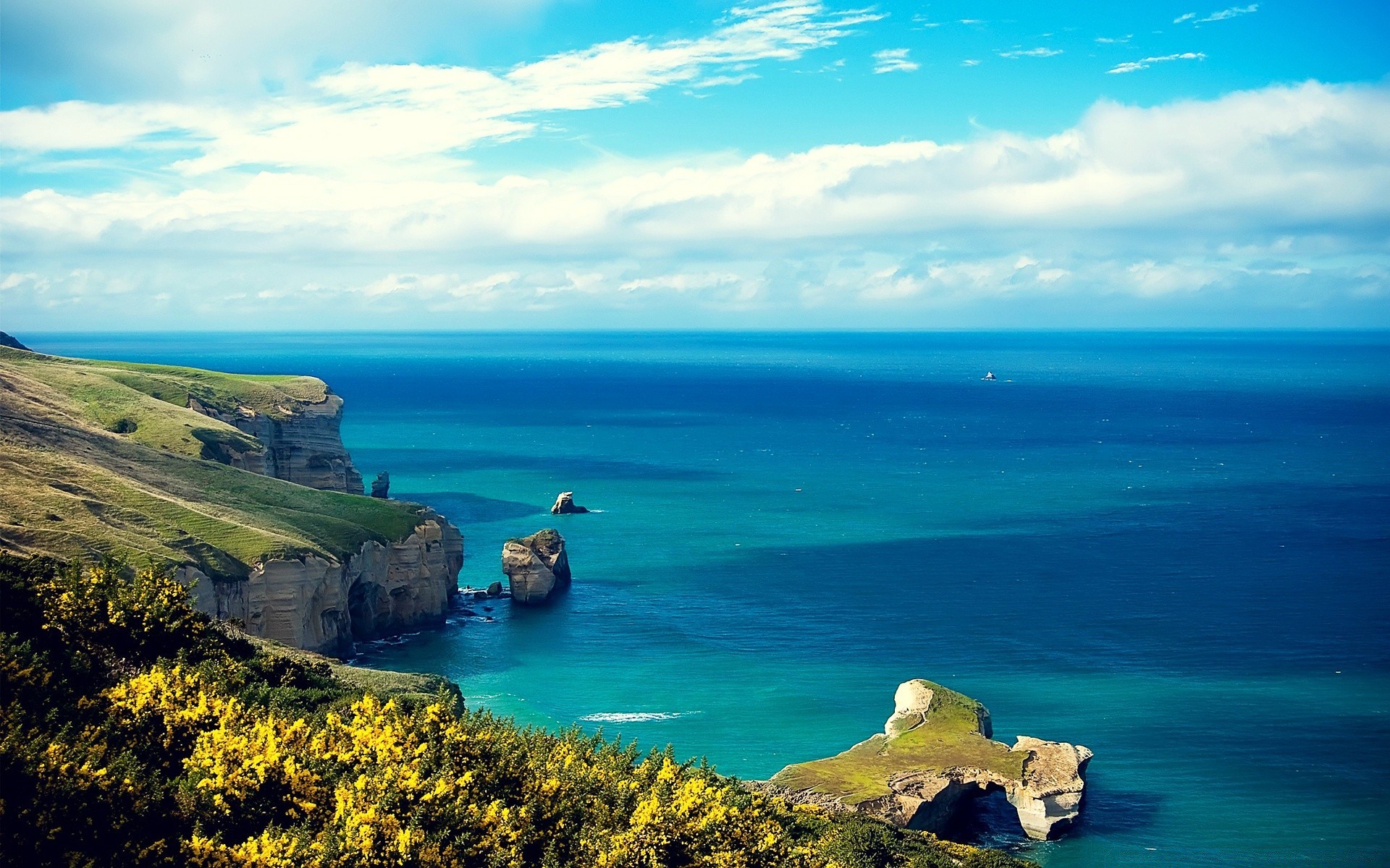 海洋和海洋 水域 海洋 旅游 海 海滩 海洋 岛屿 景观 天空 景观 夏季 户外 自然 风景 岩石 热带 海湾 田园诗