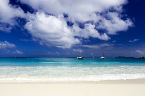 Bellissimo paesaggio marino tropicale