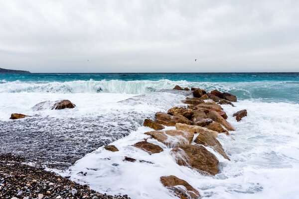 Flut. Meer und Ozean. Die Steine