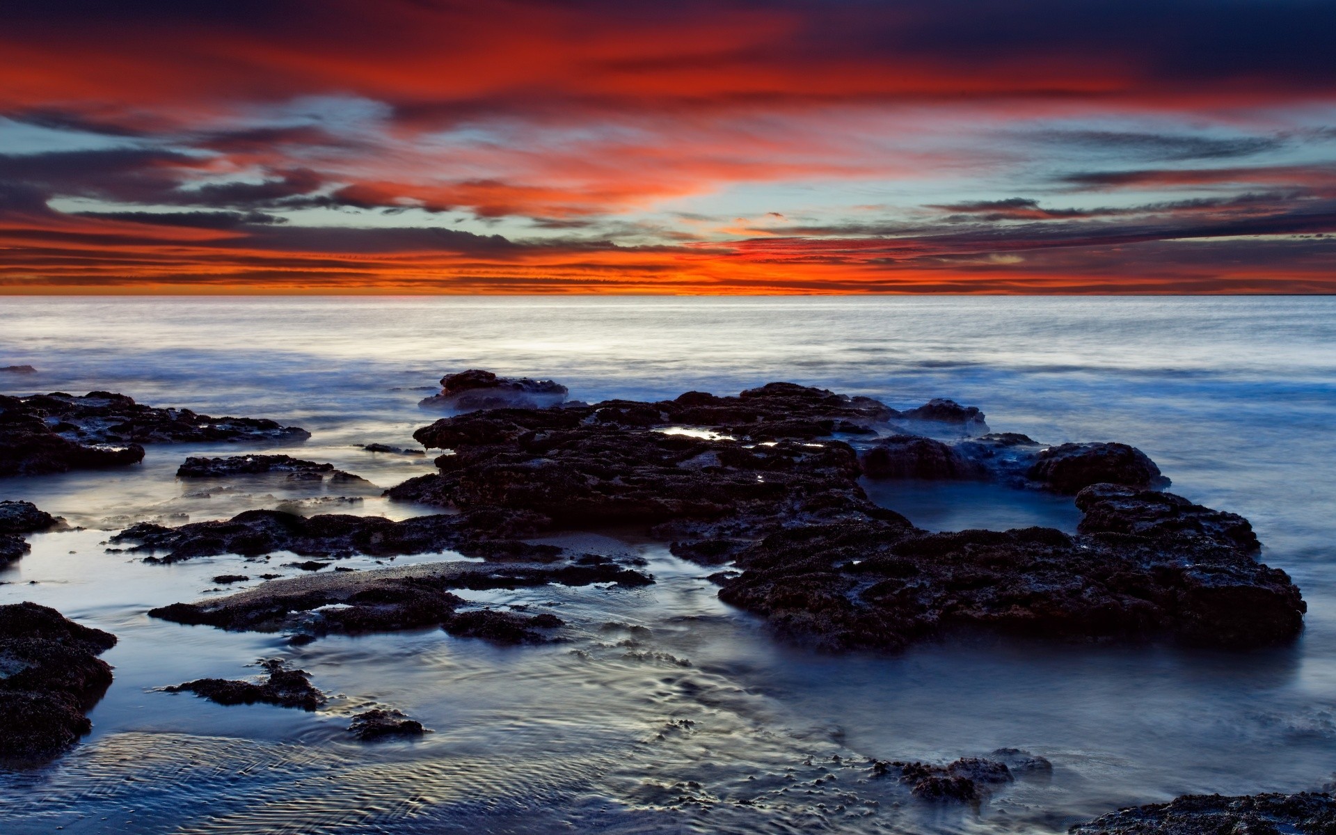 mer et océan coucher de soleil eau aube crépuscule mer soirée plage paysage océan ciel mer voyage paysage soleil nature en plein air