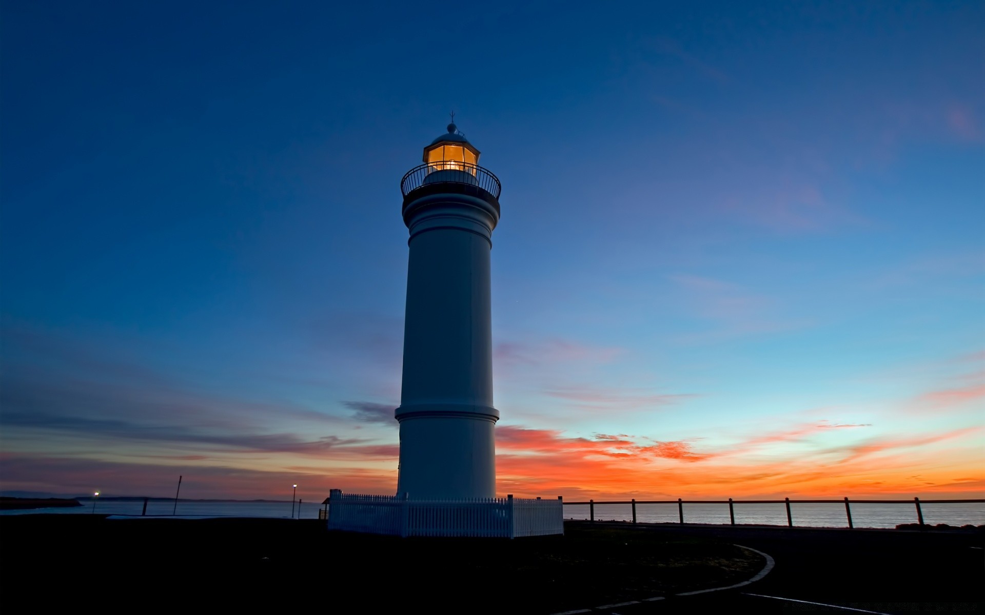 mar y océano faro cielo puesta de sol crepúsculo arquitectura al aire libre noche viajes torre luz guía amanecer agua