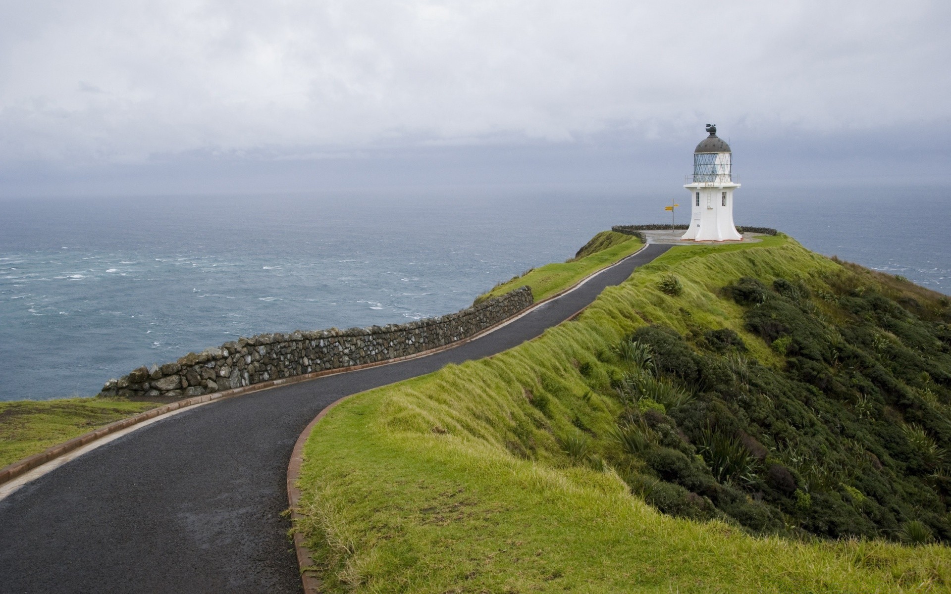 mer et océan phare mer paysage eau voyage mer guide plage ciel océan nature route à l extérieur été herbe lumière du jour scénique