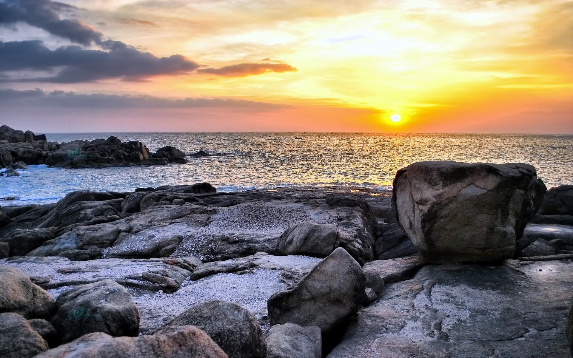 mer et océan eau coucher de soleil mer mer plage océan crépuscule ciel paysage rock paysage soirée voyage aube soleil nature en plein air