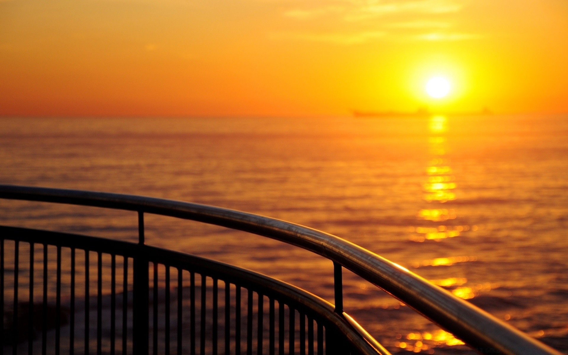 mer et océan coucher de soleil aube crépuscule soleil soir eau plage mer voyage océan pont beau temps ciel paysage réflexion paysage