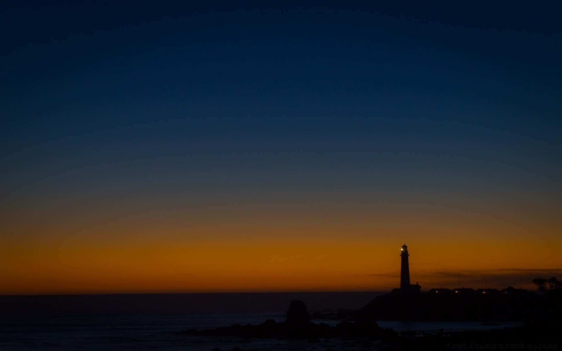 meer und ozean sonnenuntergang mond himmel dämmerung dämmerung wasser abend leuchtturm sonne im freien dunkel meer natur reisen silhouette licht nebel