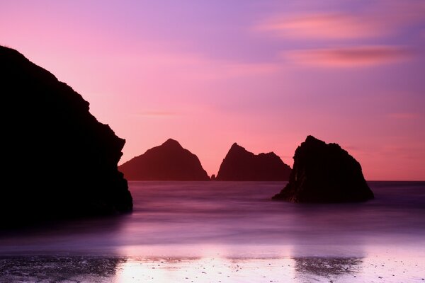 Pink bliss on the waters of the sea