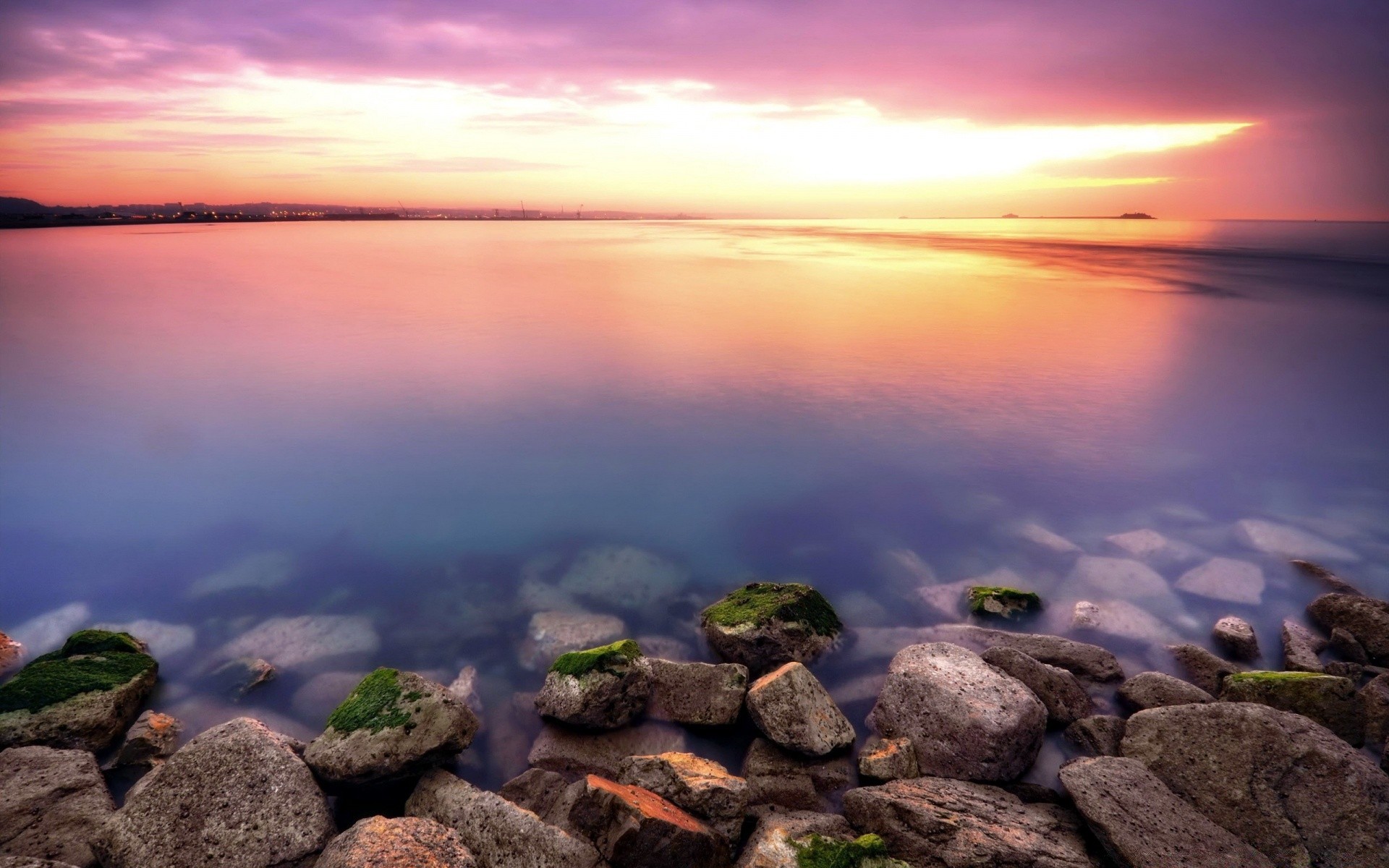 mer et océan coucher de soleil eau mer paysage ciel nature aube plage océan soleil mer réflexion paysage lac crépuscule été voyage soir nuage