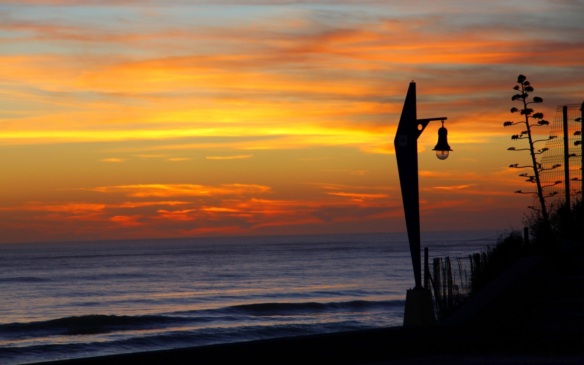 mare e oceano tramonto alba spiaggia acqua mare crepuscolo sera sole oceano silhouette paesaggio mare cielo paesaggio illuminato riflessione