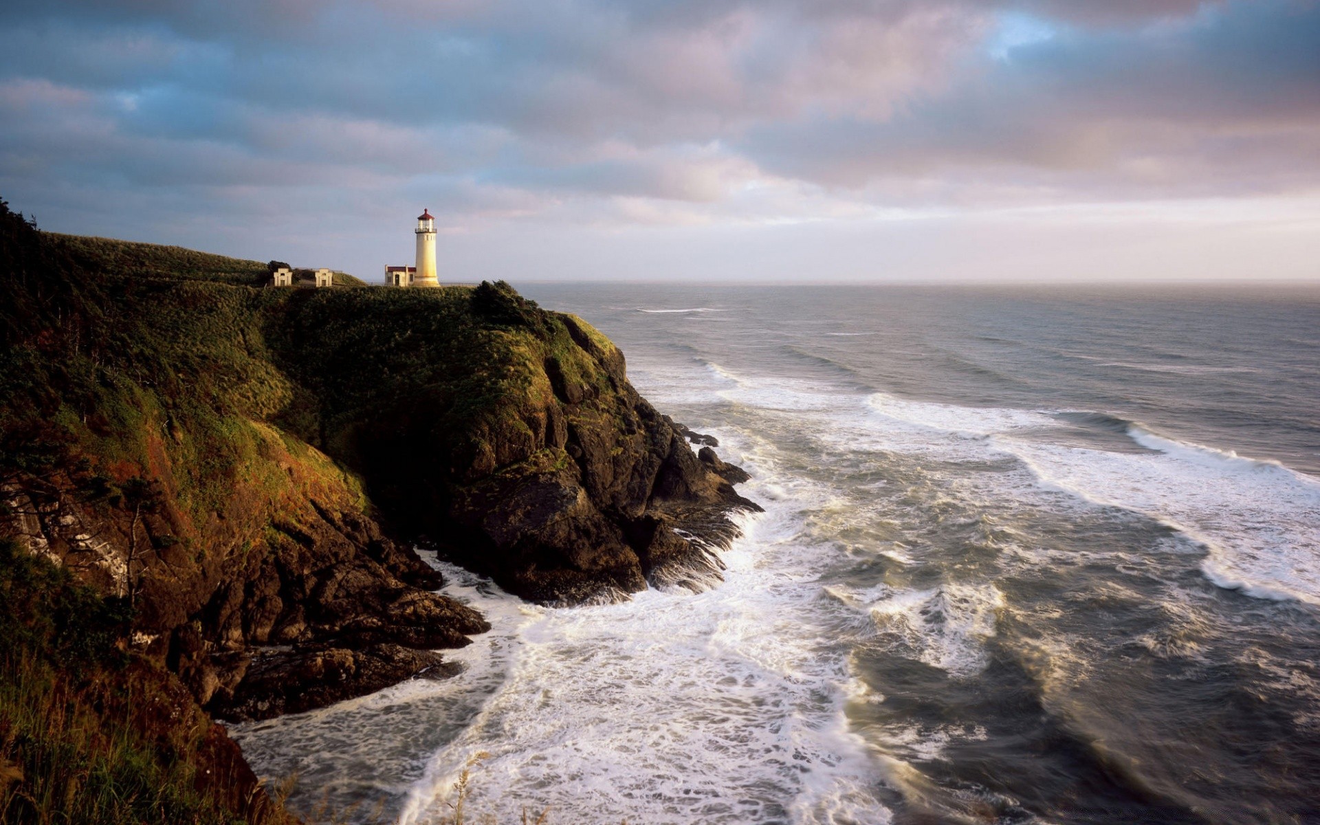 meer und ozean wasser leuchtturm meer meer ozean strand rock landschaft reisen landschaft sonnenuntergang himmel brandung natur im freien sturm abend landschaftlich tageslicht