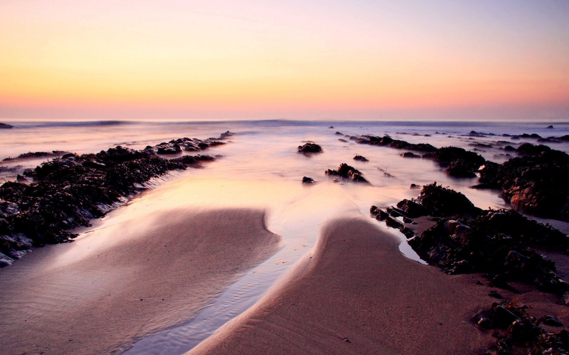 mer et océan coucher de soleil plage eau mer sable paysage aube mer océan soir ciel crépuscule voyage nature paysage soleil