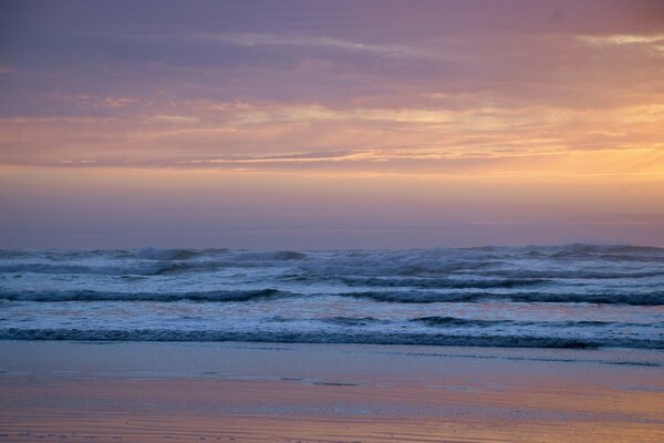 Mare e Oceano. Alba sul mare