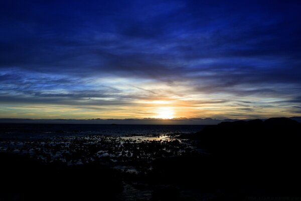 Twilight of the evening sky over the ocean