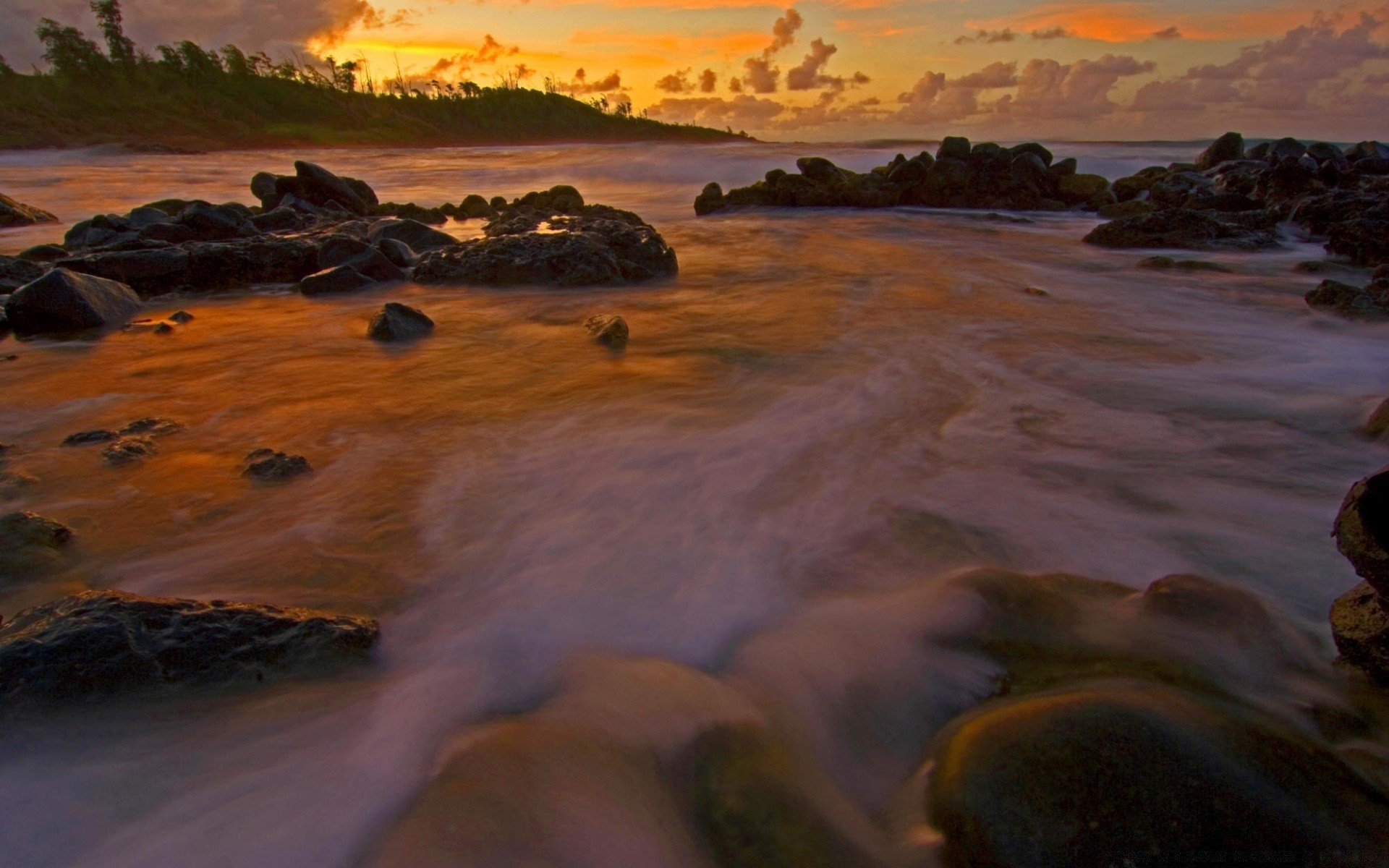 mer et océan coucher de soleil eau mer plage soir aube océan crépuscule mer paysage paysage voyage scénique sable réflexion marée lumière du jour rock