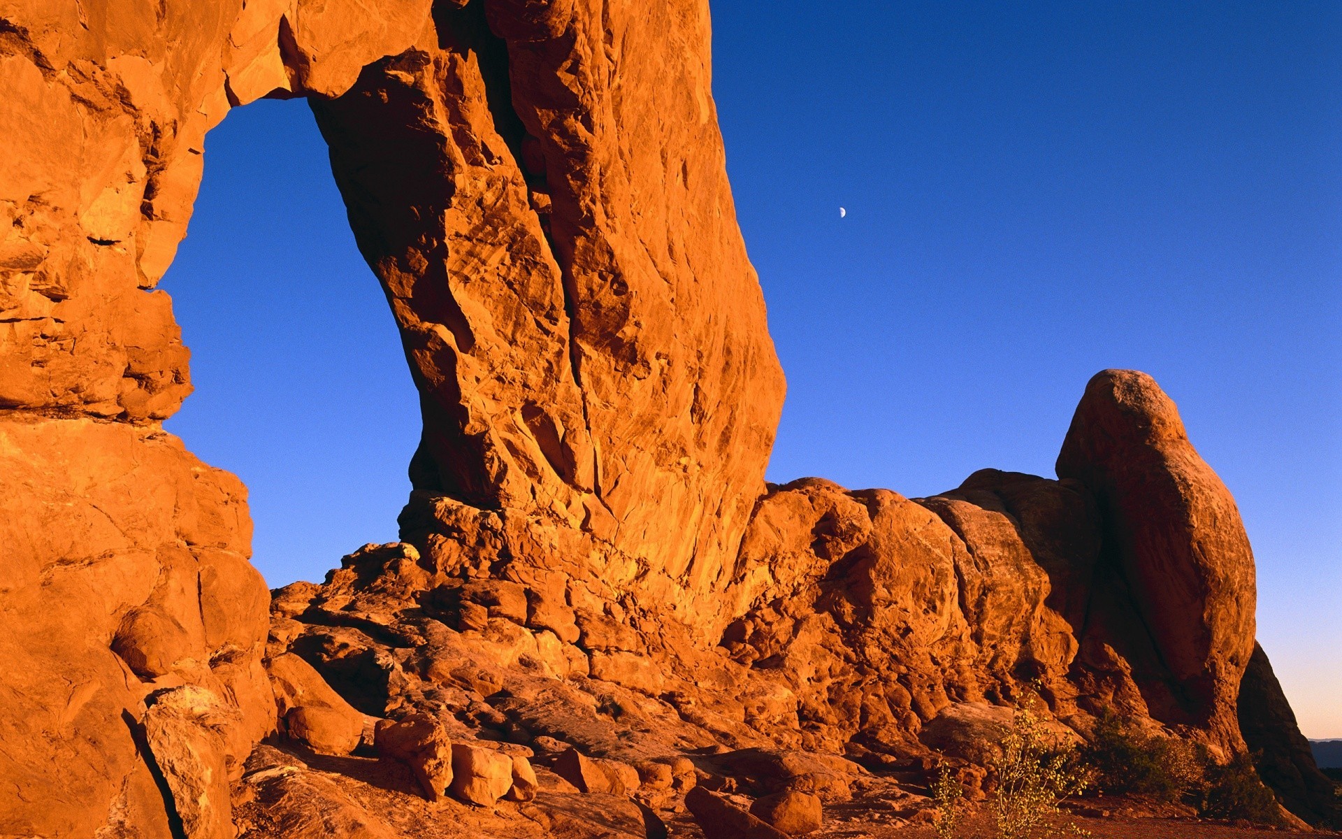 deserto all aperto viaggi arenaria geologia roccia pinnacle paesaggio canyon arid luce del giorno cielo scenico natura