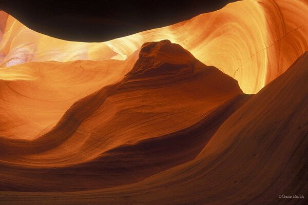 La bellezza non artificiale del tramonto nel canyon