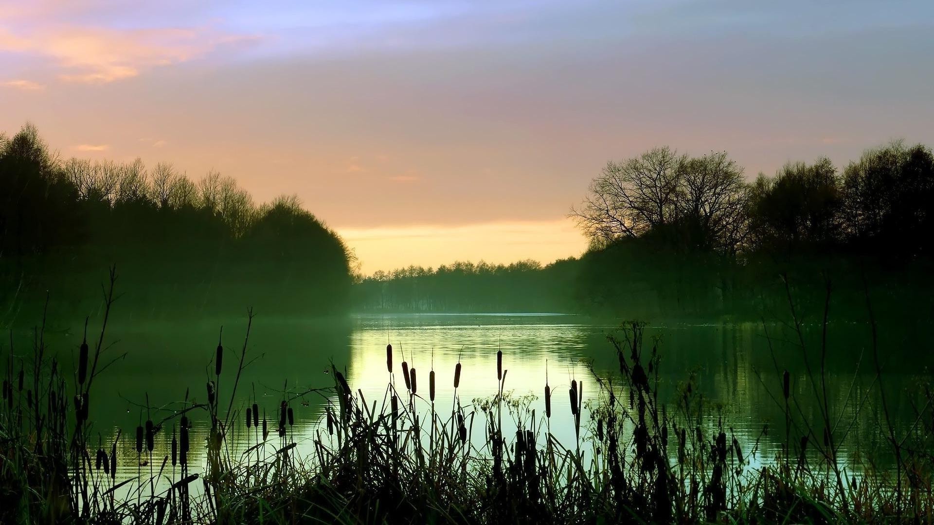 sonnenuntergang und dämmerung dämmerung sonnenuntergang wasser see natur reflexion sonne landschaft himmel im freien sommer gutes wetter gelassenheit abend dämmerung fluss gras