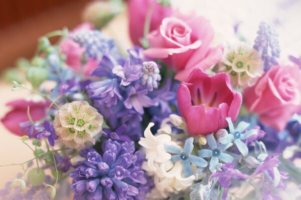 Lilac and pink bouquets are pleasing to the eye