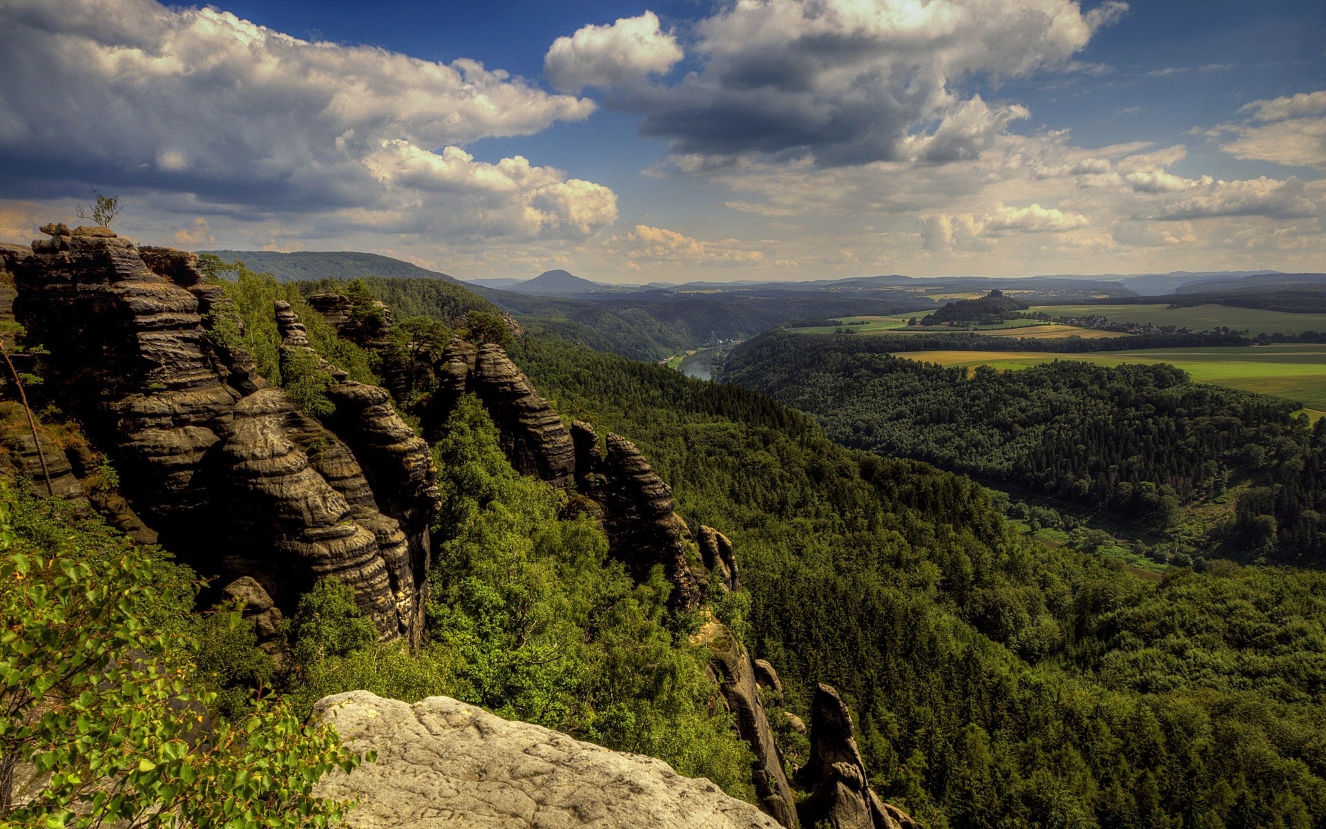 las krajobraz podróże niebo na zewnątrz natura góry malownicze wzgórze światło dzienne dolina drzewo