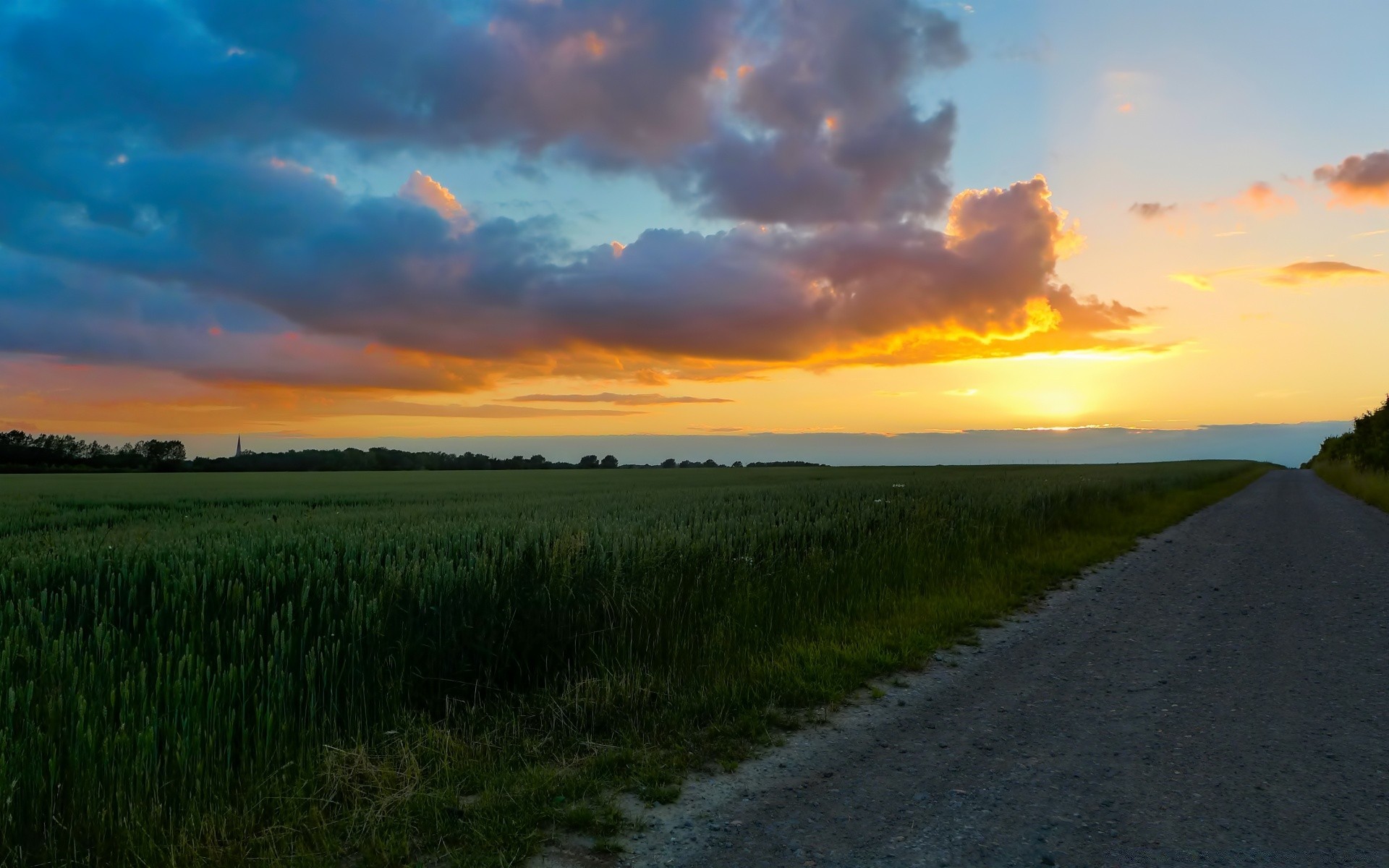 landschaft landschaft himmel natur des ländlichen sonnenuntergang landschaft sonne feld dämmerung gras im freien landwirtschaft sommer horizont straße gutes wetter bauernhof