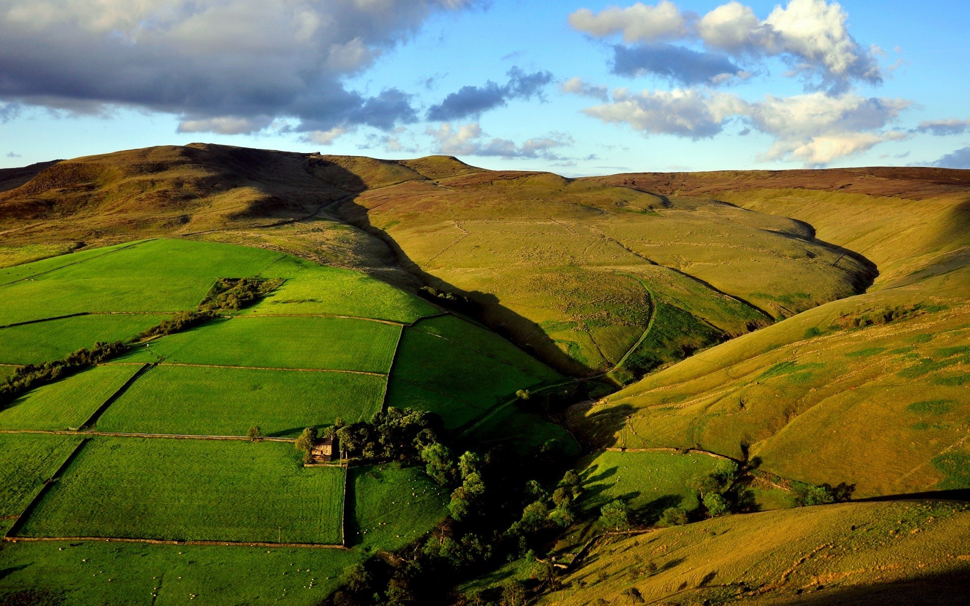 paisaje paisaje tierra cultivada naturaleza viajes cielo al aire libre colina valle agricultura hierba campo escénico montañas puesta del sol granja agua amanecer