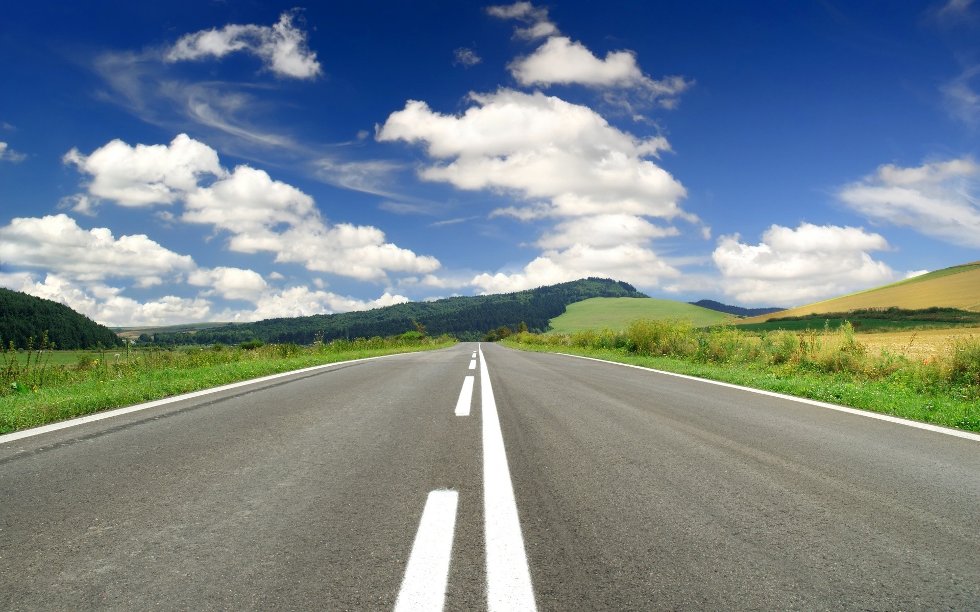 landscapes road asphalt highway guidance drive expressway straight long perspective travel rural transportation system landscape countryside forward empty lane sky