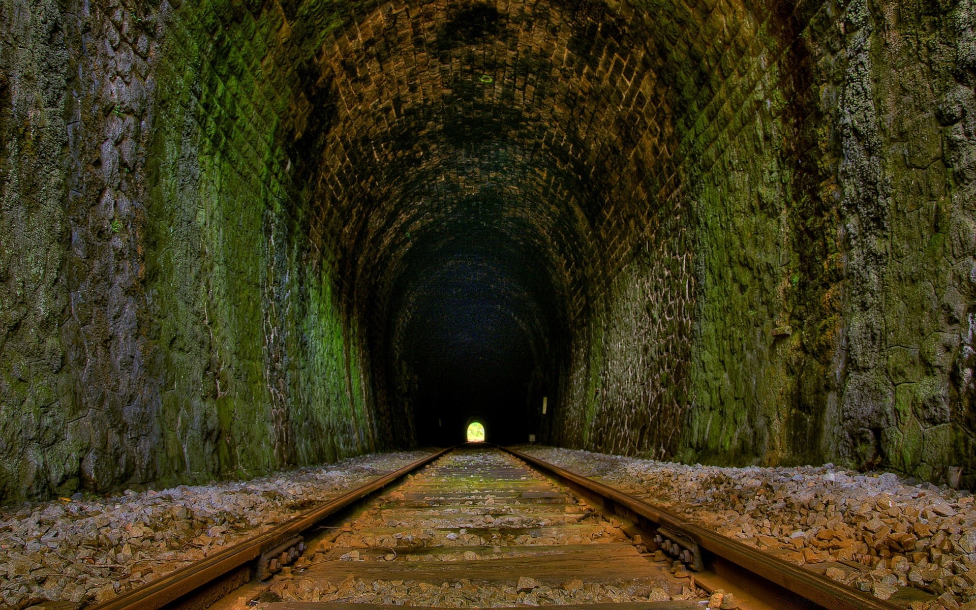 landschaft tunnel stau guide reisen licht höhle gang dunkel straße schiene holz natur spur alt