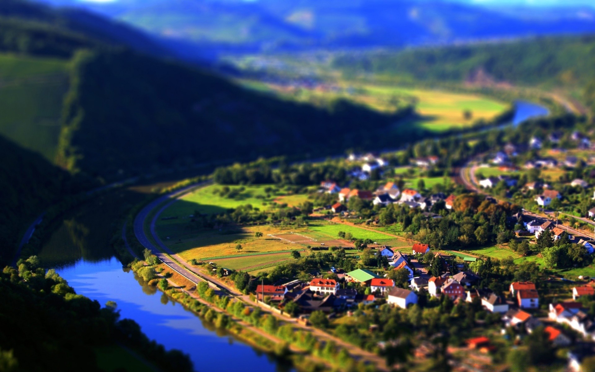 paysage voyage en plein air paysage terres cultivées l agriculture l eau arbre montagne maison colline campagne vallée ciel ville nature scénique route ville