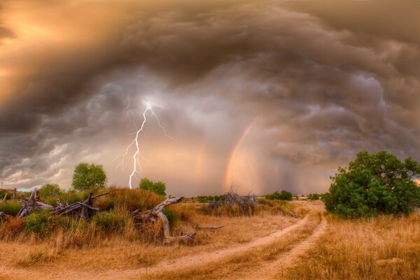 Tormenta eléctrica a principios de mayo en el campo