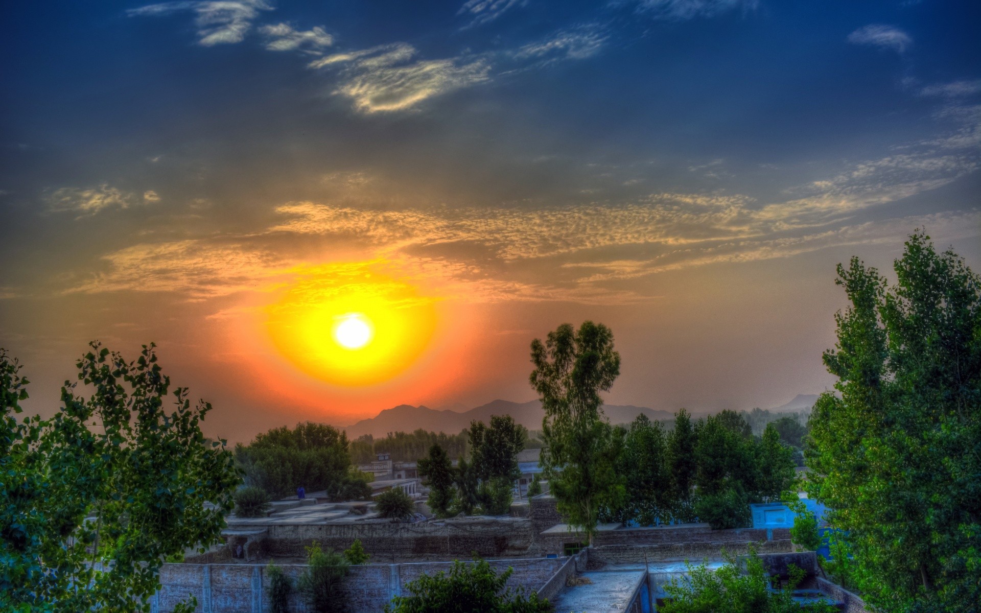 风景 日落 日出 天空 太阳 旅行 自然 晚上 户外 树 夏天 水 暮光之城 景观 好天气