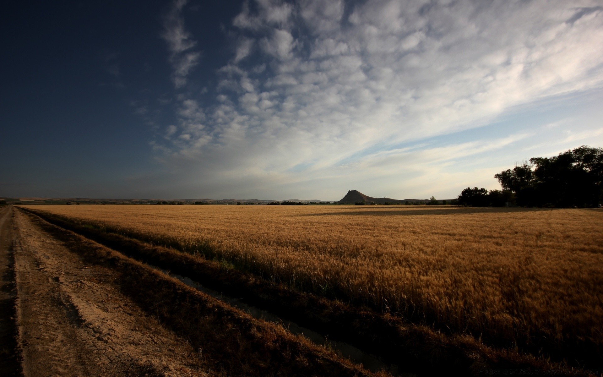 paisaje paisaje puesta de sol agricultura amanecer tierra cultivada cielo noche granja naturaleza luz al aire libre crepúsculo campo sol