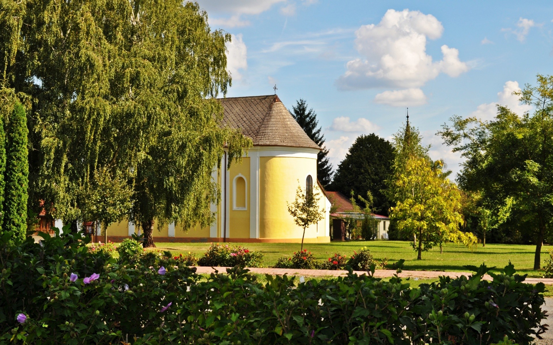 landscapes tree lawn garden house outdoors architecture daylight home summer mansion building hedge park grass