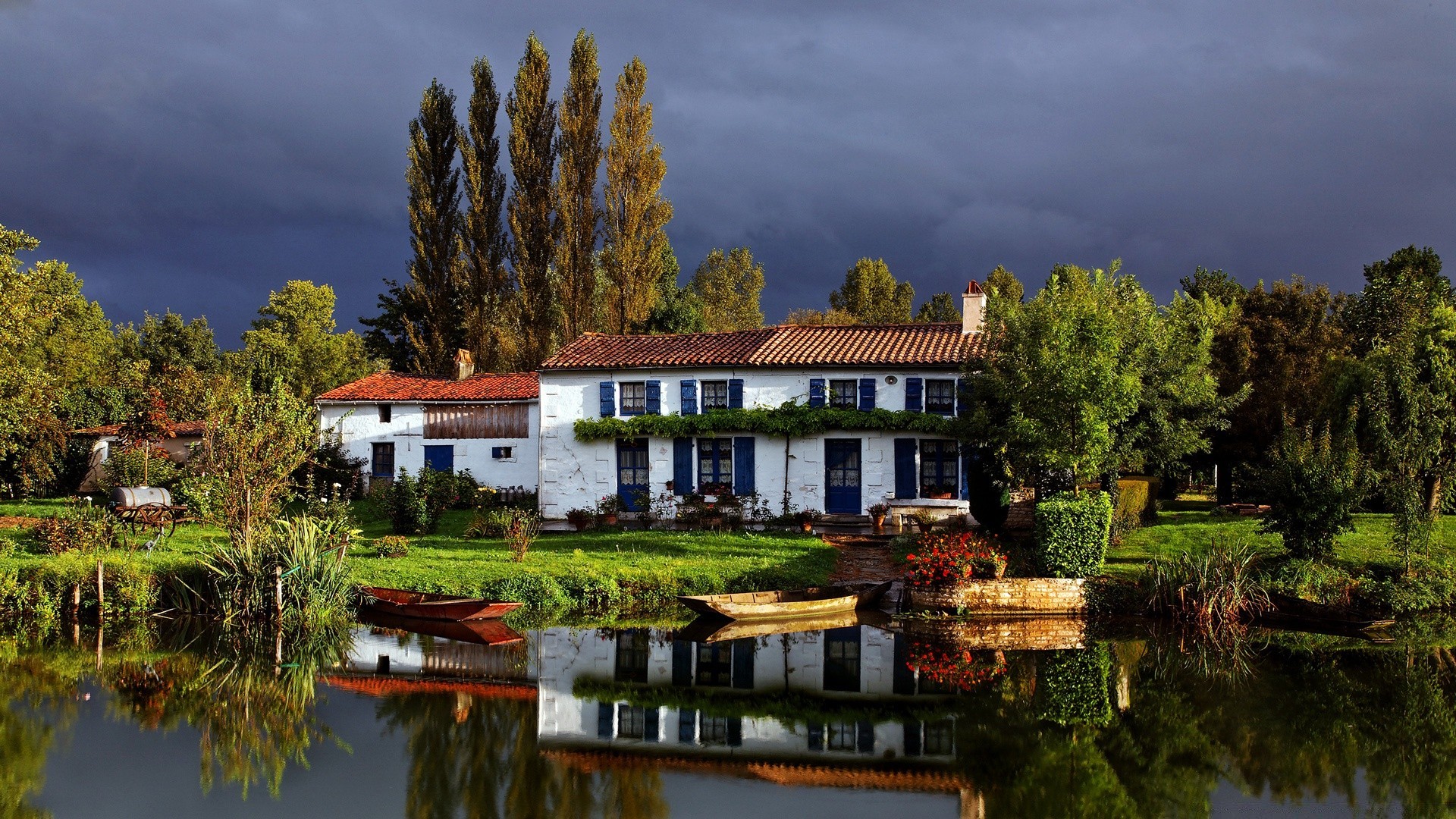 paysage eau lac maison architecture à l extérieur maison arbre maison réflexion voyage rivière piscine ciel lumière du jour bois traditionnel