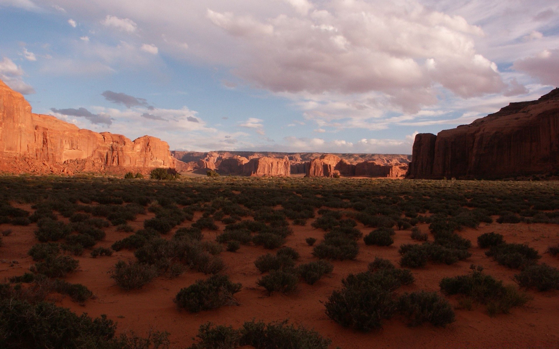 paysage désert voyage paysage grès coucher de soleil dehors rock ciel aube vallée aride canyon géologie scénique sec montagnes nature stérile sable