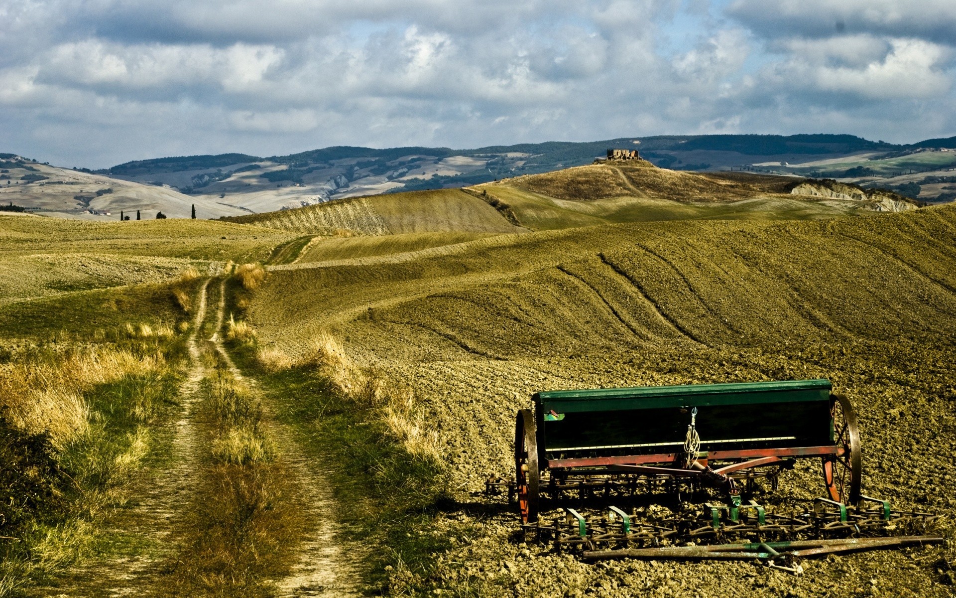 landscapes landscape agriculture farm field outdoors sky nature cropland travel countryside hill rural grass scenic country mountain soil