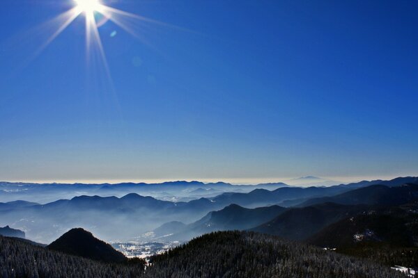 Schicke Aussicht auf die Berge