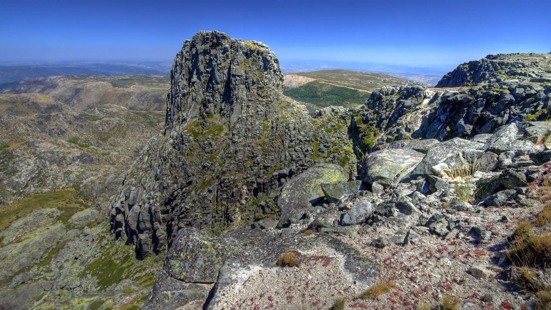 paisaje paisaje naturaleza roca montañas cielo viajes escénico piedra espectáculo paisajes al aire libre senderismo rocky verano hermoso agua pico de montaña escena valle