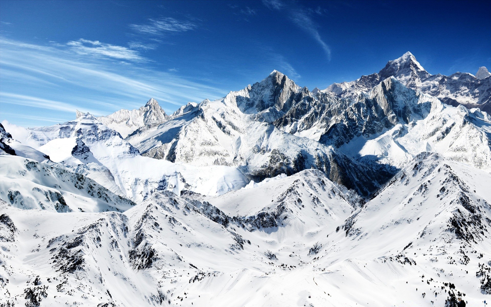 montagne neige montagne hiver pic de montagne scénique glace froid neigeux haute glacier altitude alpine station pinnacle haut paysage