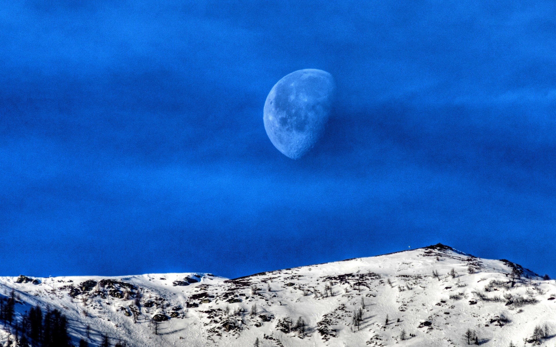 montagnes neige ciel dehors nature glace hiver voyage lune froid paysage montagnes lumière du jour rock eau beau temps météo exploration congelé lumière