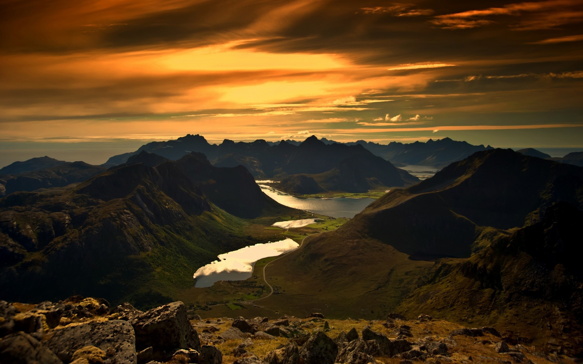 montagnes coucher de soleil montagnes voyage aube à l extérieur paysage ciel eau soir nature neige crépuscule vallée