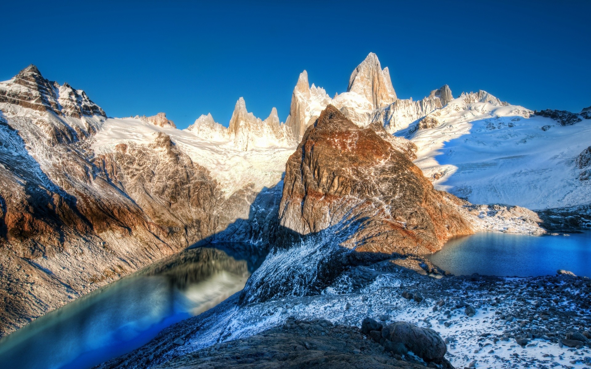 berge schnee berge landschaftlich landschaft natur winter reisen eis rock berggipfel kalt himmel im freien wasser tal landschaft schön holz gletscher