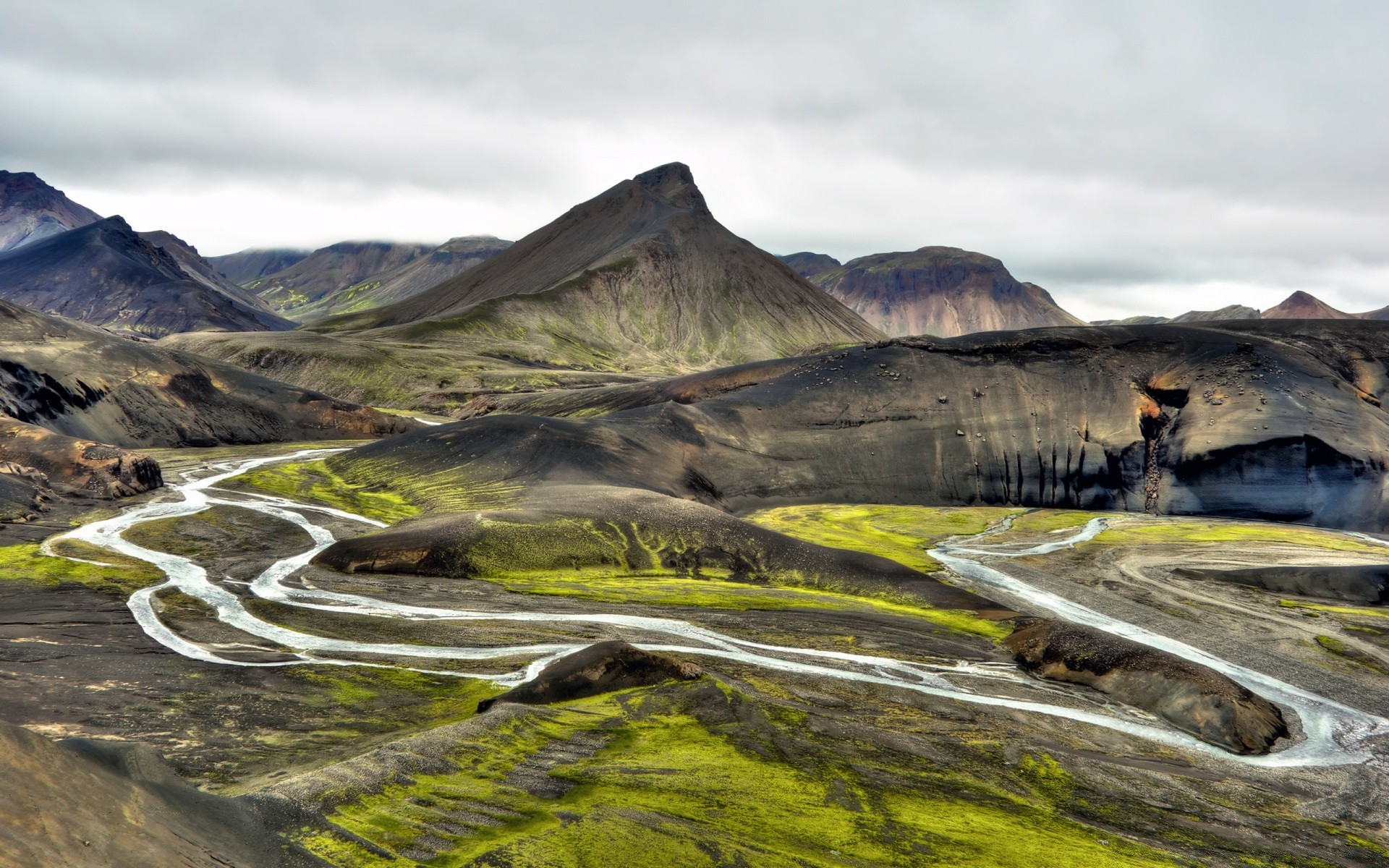 berge landschaft berge natur reisen im freien himmel wasser landschaftlich tal rock straße hügel landschaft sommer