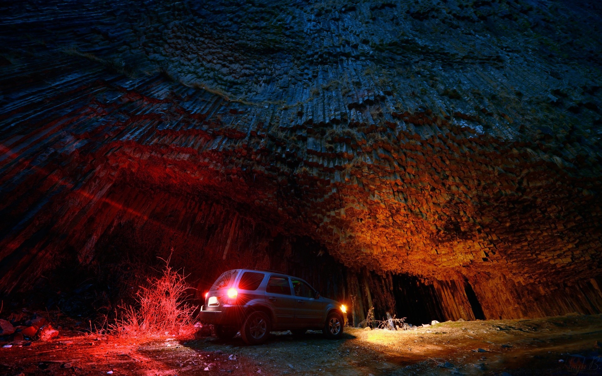 montanhas viagens escuro luz à noite água chama