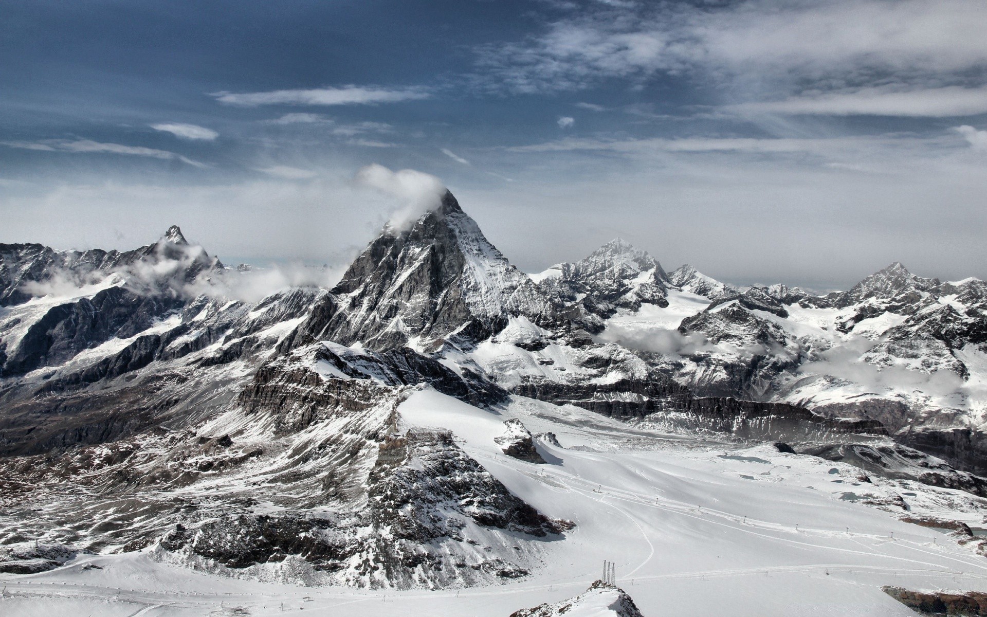 montañas nieve montañas hielo invierno glaciar paisaje viajes frío naturaleza pico de montaña cielo alto al aire libre escénico