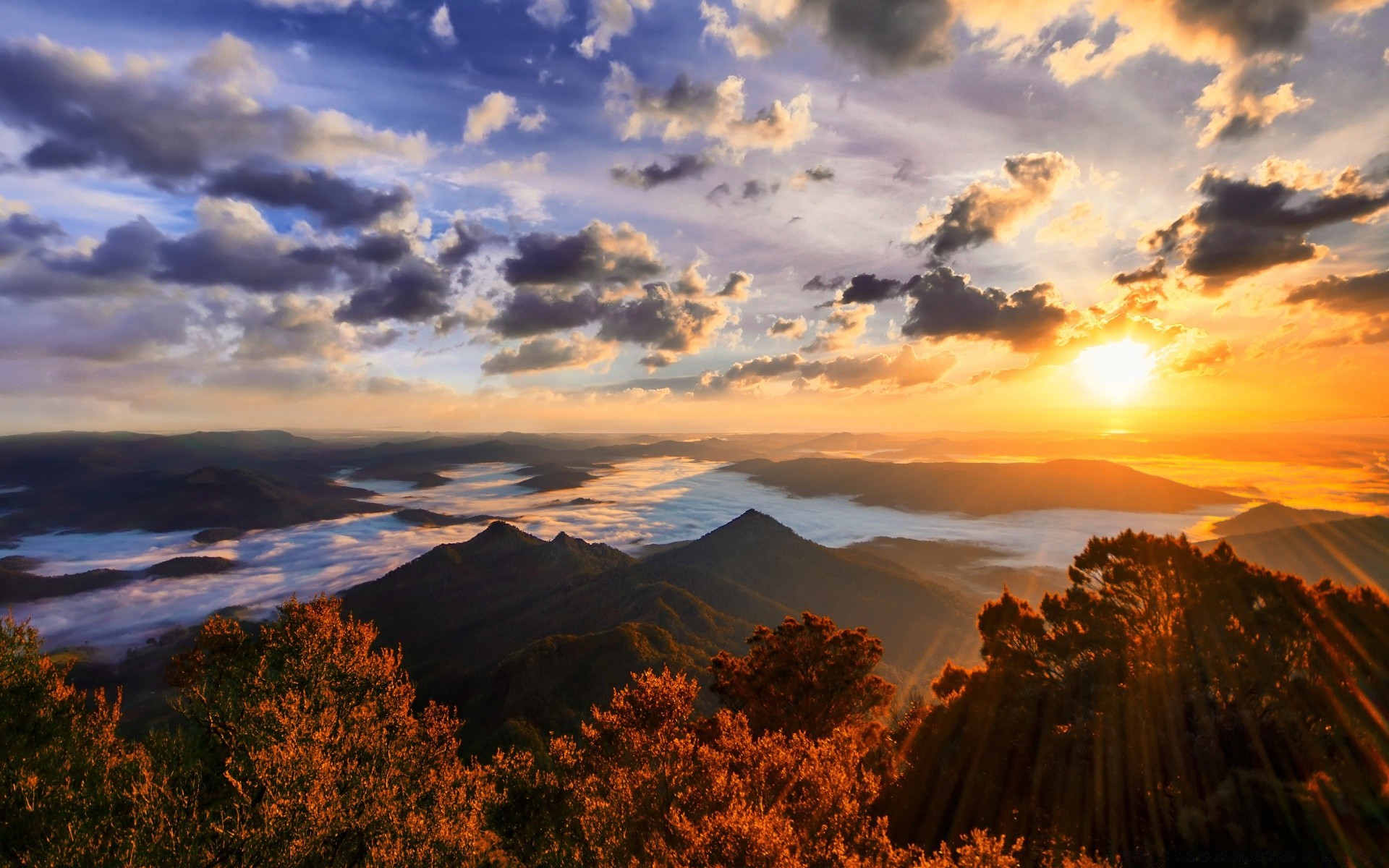 montañas puesta de sol amanecer montañas paisaje naturaleza cielo viajes noche sol al aire libre otoño anochecer buen tiempo agua