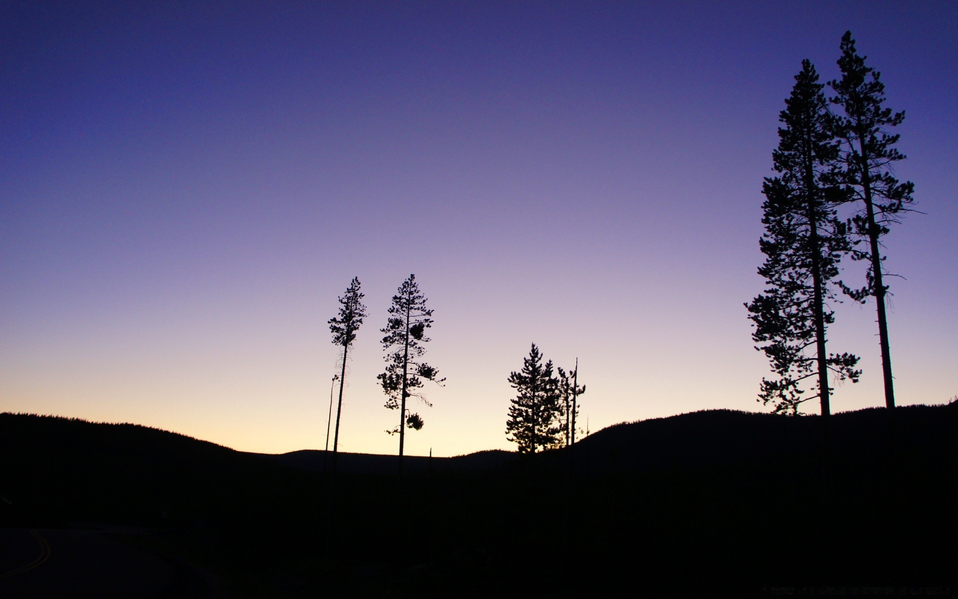 montagne arbre paysage silhouette nature montagnes lumière ciel bois à l extérieur aube environnement coucher de soleil conifères rétro-éclairé parc automne evergreen scénique ombre