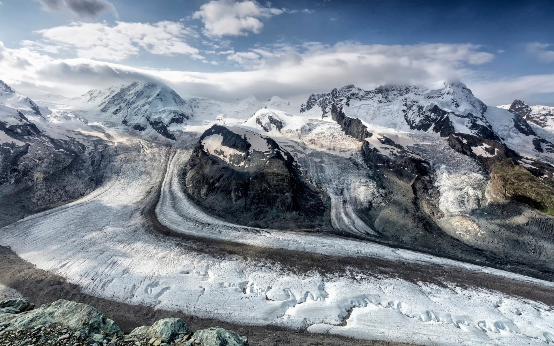 montañas nieve montañas hielo glaciar paisaje viajes escénico invierno cielo pico de montaña frío naturaleza al aire libre congelado nube alto valle espectáculo majestuoso