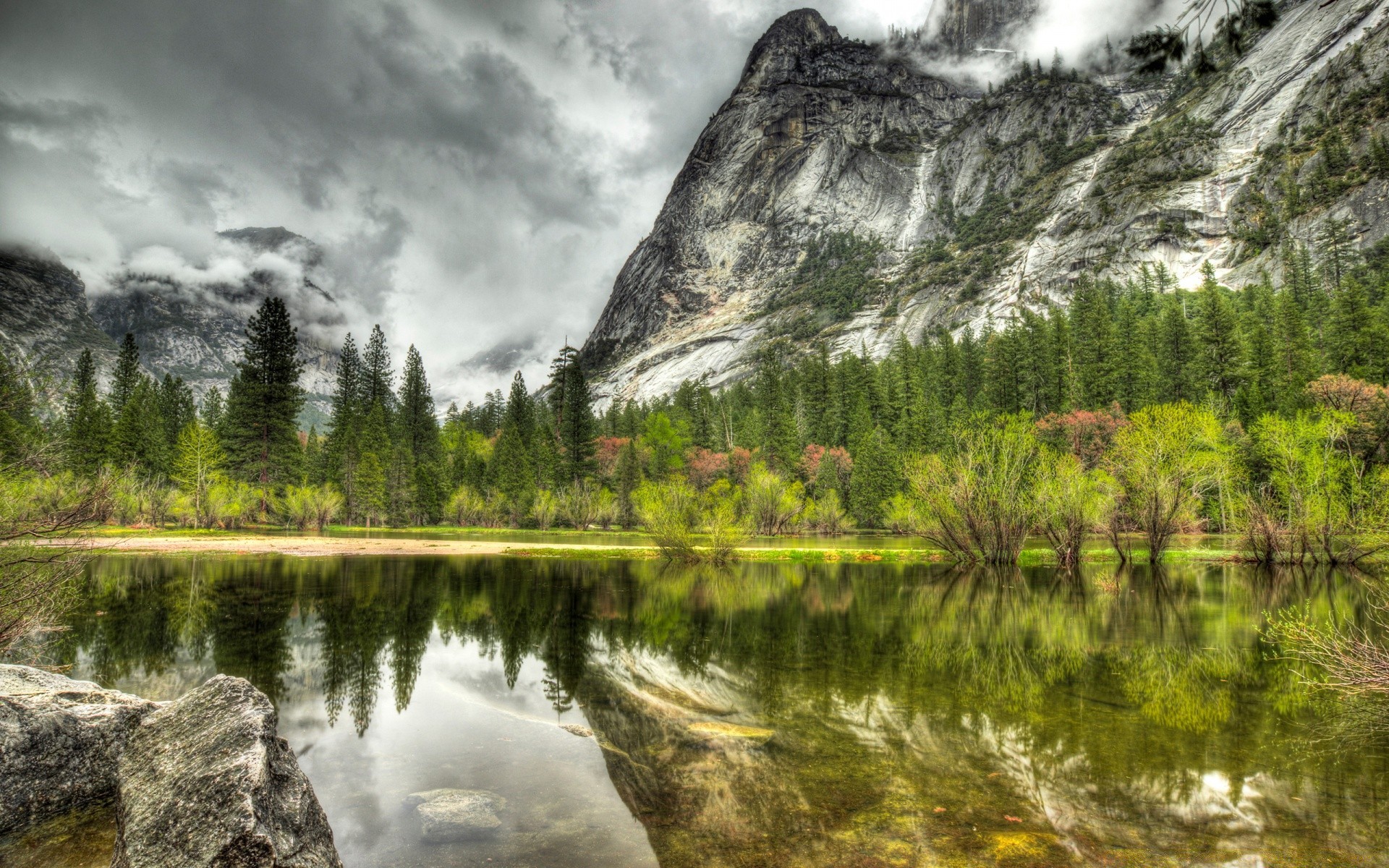 montagnes nature eau paysage montagnes lac bois voyage à l extérieur réflexion scénique ciel été bois rivière paysages vallée